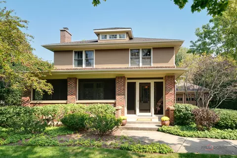 Exterior - 751 Moffett Rd, Lake Bluff, IL 60044 photo 2 of 11
