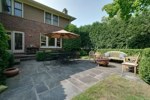 Exterior - 751 Moffett Rd, Lake Bluff, IL 60044 photo 9 of 11