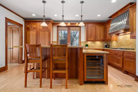 Kitchen - 751 Moffett Rd, Lake Bluff, IL 60044 photo 2 of 5