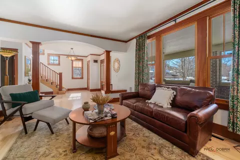 Living - 751 Moffett Rd, Lake Bluff, IL 60044 photo 3 of 5