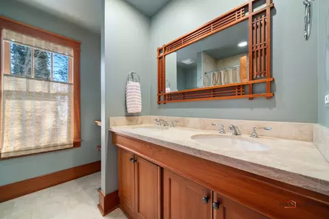 Bath - 751 Moffett Rd, Lake Bluff, IL 60044 photo 3 of 4