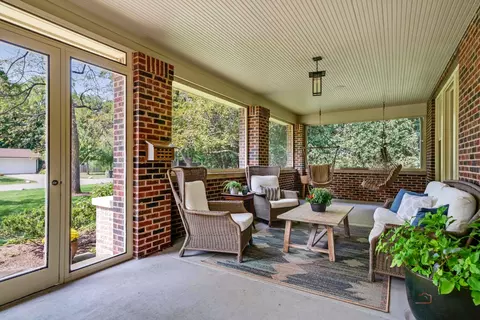 Exterior - 751 Moffett Rd, Lake Bluff, IL 60044 photo 5 of 11