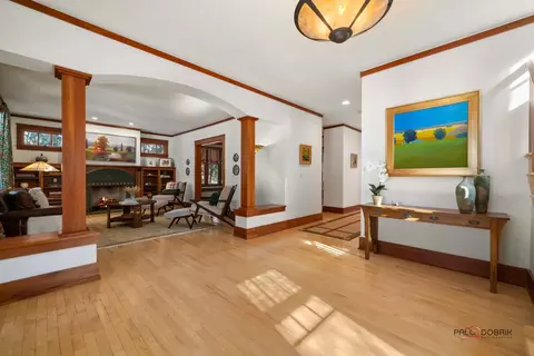 Entry Way - 751 Moffett Rd, Lake Bluff, IL 60044 photo 3 of 5