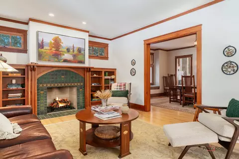 Living - 751 Moffett Rd, Lake Bluff, IL 60044 photo 2 of 5