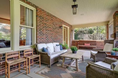 Exterior - 751 Moffett Rd, Lake Bluff, IL 60044 photo 6 of 11