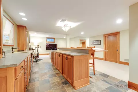 Entry Way - 751 Moffett Rd, Lake Bluff, IL 60044 photo 5 of 5