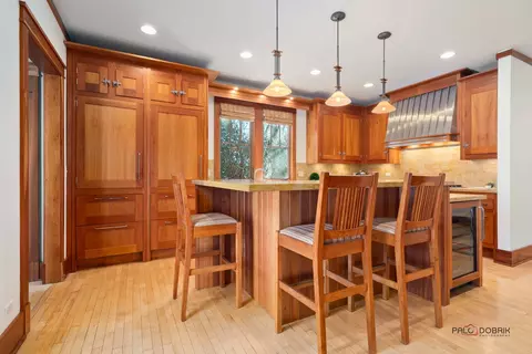 Kitchen - 751 Moffett Rd, Lake Bluff, IL 60044 photo 3 of 5