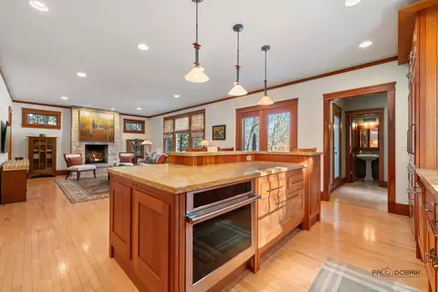 Kitchen - 751 Moffett Rd, Lake Bluff, IL 60044 photo 4 of 5