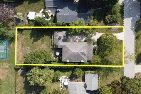 View/Area - 751 Moffett Rd, Lake Bluff, IL 60044 photo 2 of 3