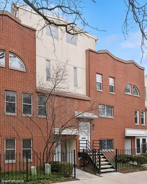 701 S Carpenter St #H, Chicago, IL 60607