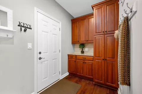 Entry Way - 1911 Wicklow Rd, Naperville, IL 60564 photo 2 of 5