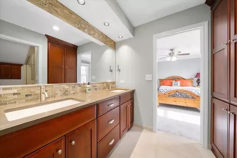 Bath - 1911 Wicklow Rd, Naperville, IL 60564 photo 6 of 8