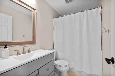 Bath - 1911 Wicklow Rd, Naperville, IL 60564 photo 5 of 8