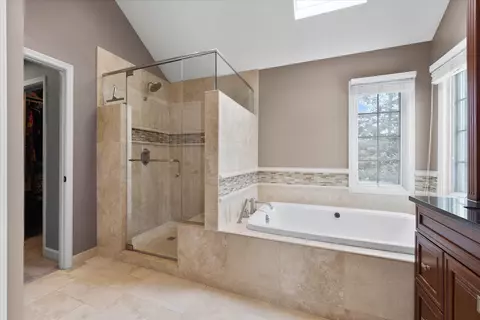 Bath - 1911 Wicklow Rd, Naperville, IL 60564 photo 4 of 8