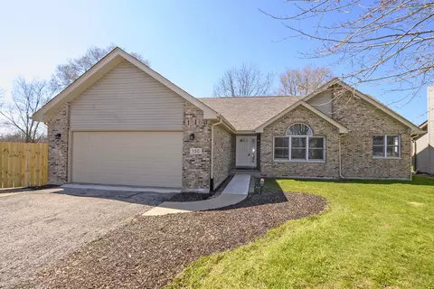 150 Lake Hill Dr, Steger, IL 60475