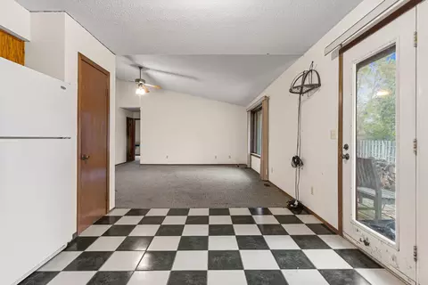 614 Compton Ave, Champaign, IL 61822 photo 10
