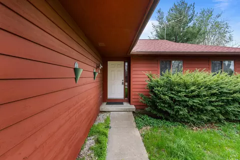 614 Compton Ave, Champaign, IL 61822 photo 3