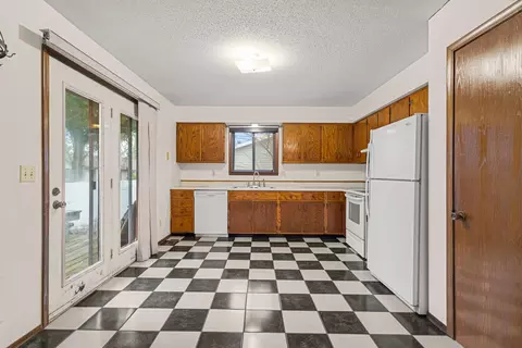 614 Compton Ave, Champaign, IL 61822 photo 9