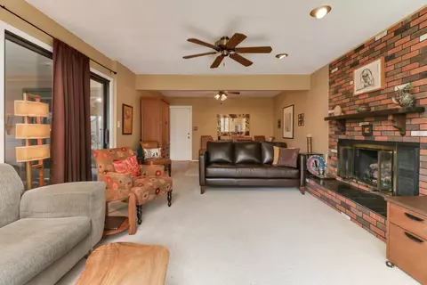 Living - 1003 Dillon Dr, Normal, IL 61761 photo 4 of 4