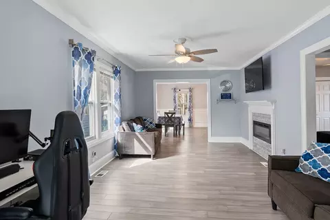 431 Bangs St, Aurora, IL 60505 photo 6
