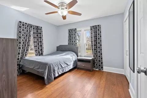 431 Bangs St, Aurora, IL 60505 photo 14