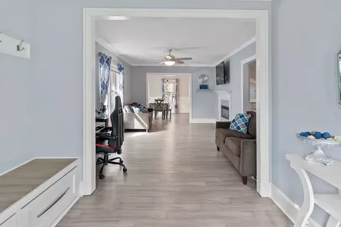 431 Bangs St, Aurora, IL 60505 photo 4