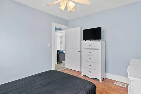 431 Bangs St, Aurora, IL 60505 photo 13