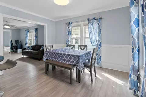 431 Bangs St, Aurora, IL 60505 photo 9