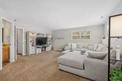 28800 W Pondview Dr, Lakemoor, IL 60051 photo 17