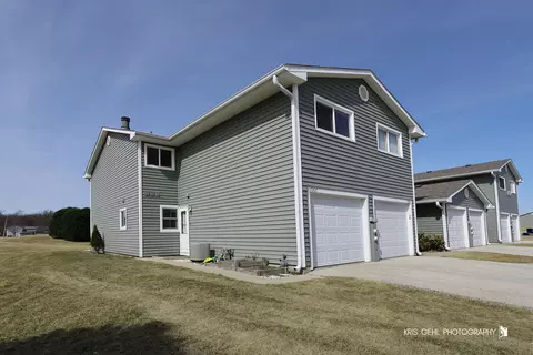 17307 W Maple Ln #F, Gurnee, IL 60031