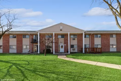1577 Jill Ct #103, Glendale Heights, IL 60139