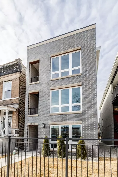 1358 S Fairfield Ave, Chicago, IL 60608