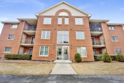 11112 E Cove Cir #2A, Palos Hills, IL 60465