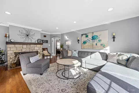 1221 E Illinois St, Wheaton, IL 60187 photo 6