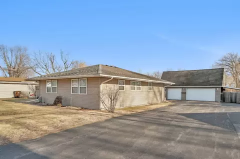 1325 Alicia Dr, Morris, IL 60450
