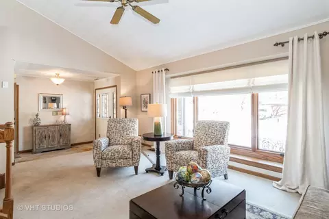 345 Mayfair Dr, Aurora, IL 60504 photo 7