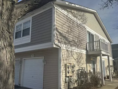Exterior - 547 Vail Ct, Wheeling, IL 60090 photo 1 of 3