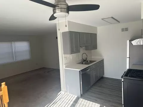 Kitchen - 547 Vail Ct, Wheeling, IL 60090 photo 1 of 7