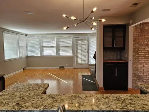 Living - 906 S Main St, Wheaton, IL 60189 photo 1 of 7