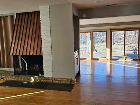 Living - 906 S Main St, Wheaton, IL 60189 photo 5 of 7