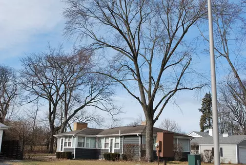 Exterior - 906 S Main St, Wheaton, IL 60189 photo 2 of 3