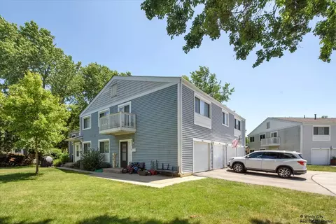 854 Cambridge Pl #128C, Wheeling, IL 60090