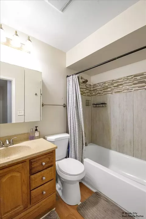 Bath - 854 Cambridge Pl #128C, Wheeling, IL 60090 photo 1 of 1