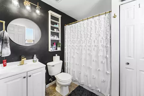 Bath - 7619 Briarcliff Dr, Plainfield, IL 60586 photo 2 of 3