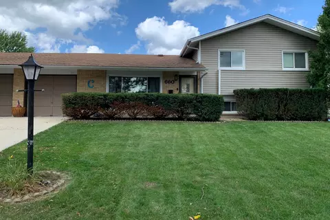 660 Maywood Ln, Hoffman Estates, IL 60169