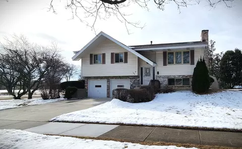 190 Hingham Ln, Bloomingdale, IL 60108