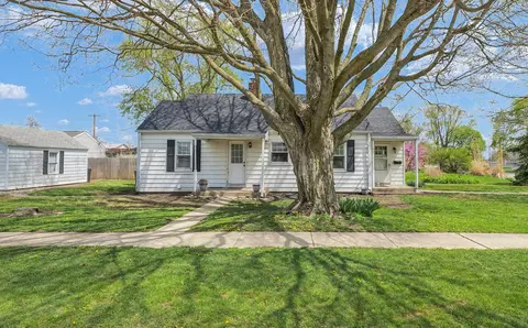 Exterior - 401 E Wabash Ave, Rantoul, IL 61866 photo 4 of 8