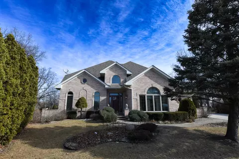 581 Edelweiss Ct, Antioch, IL 60002