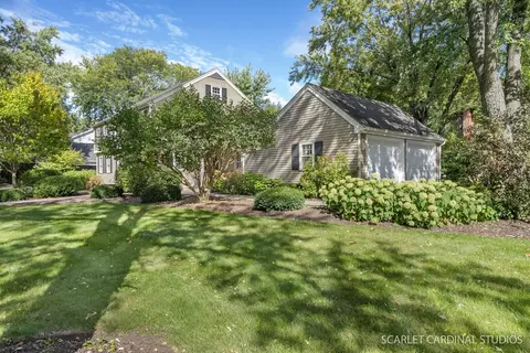 2 S345 Arrowhead Dr, Wheaton, IL 60189 photo 2