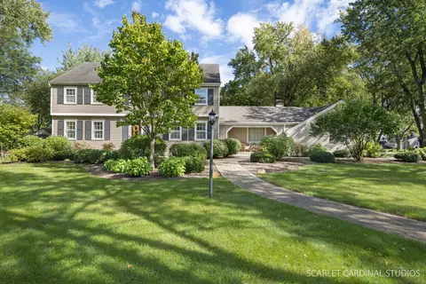 2 S345 Arrowhead Dr, Wheaton, IL 60189